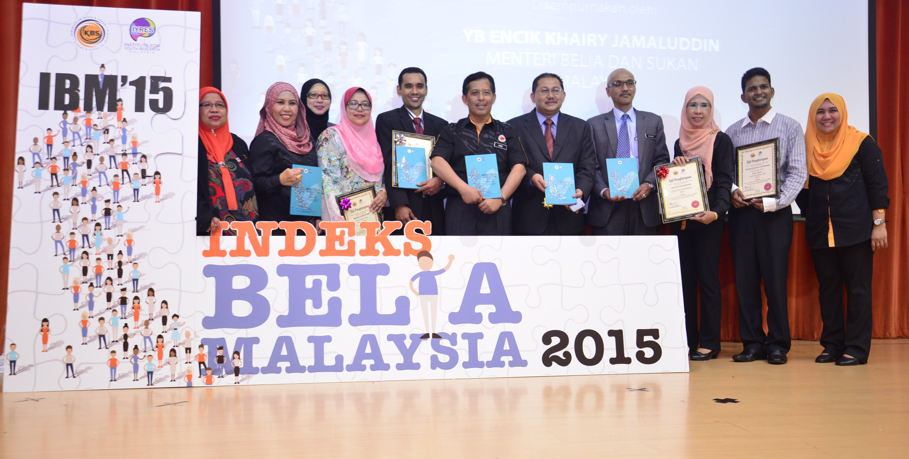 4.Sesi foto bersama Team Penyelidik IBM 2015